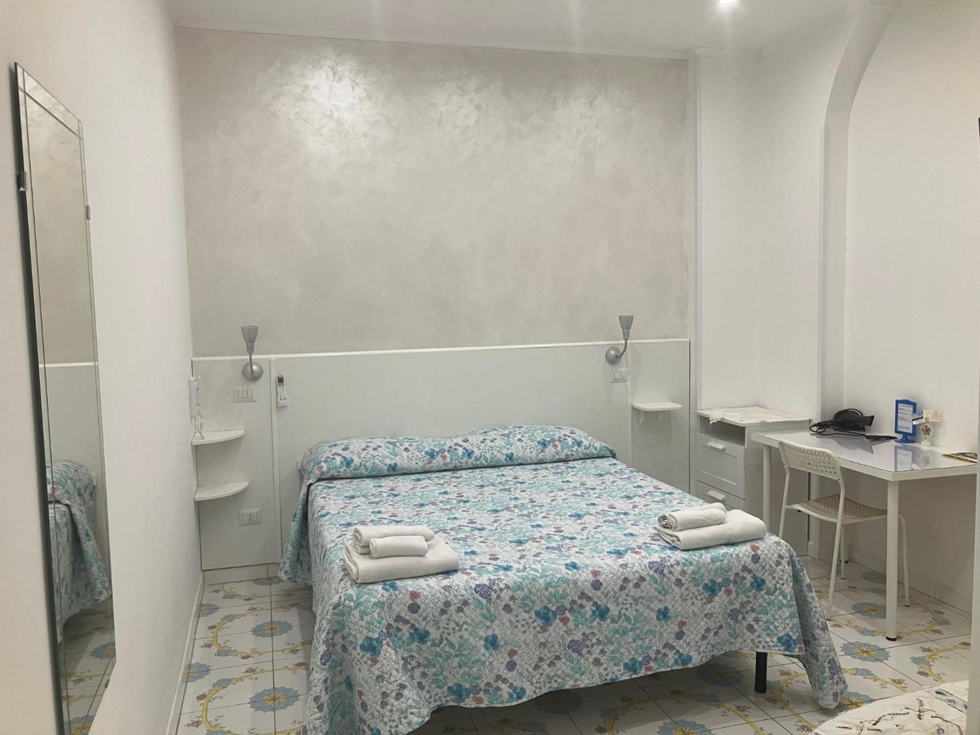 Albergo Oasi Nápoly Kültér fotó