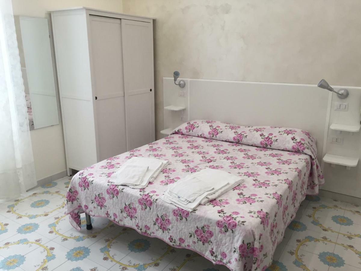 Albergo Oasi Nápoly Kültér fotó
