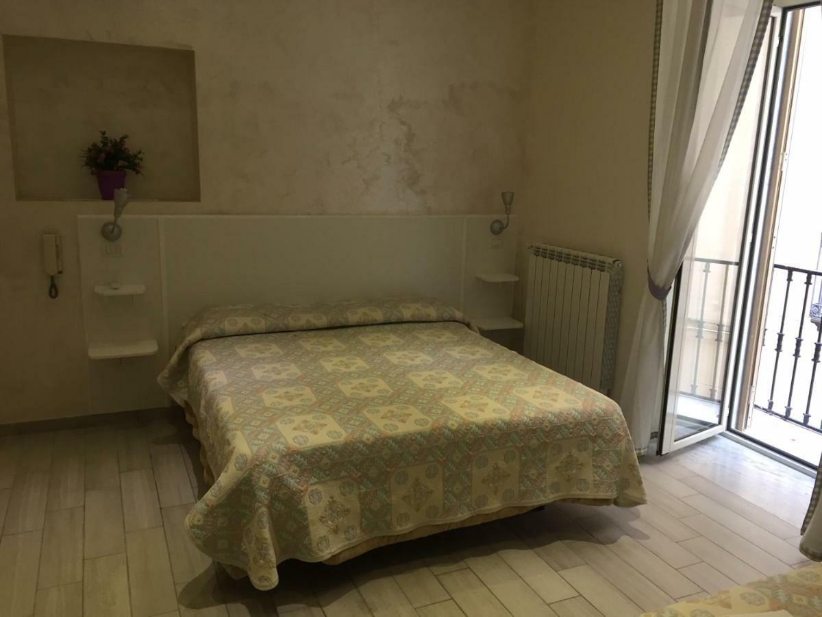 Albergo Oasi Nápoly Kültér fotó